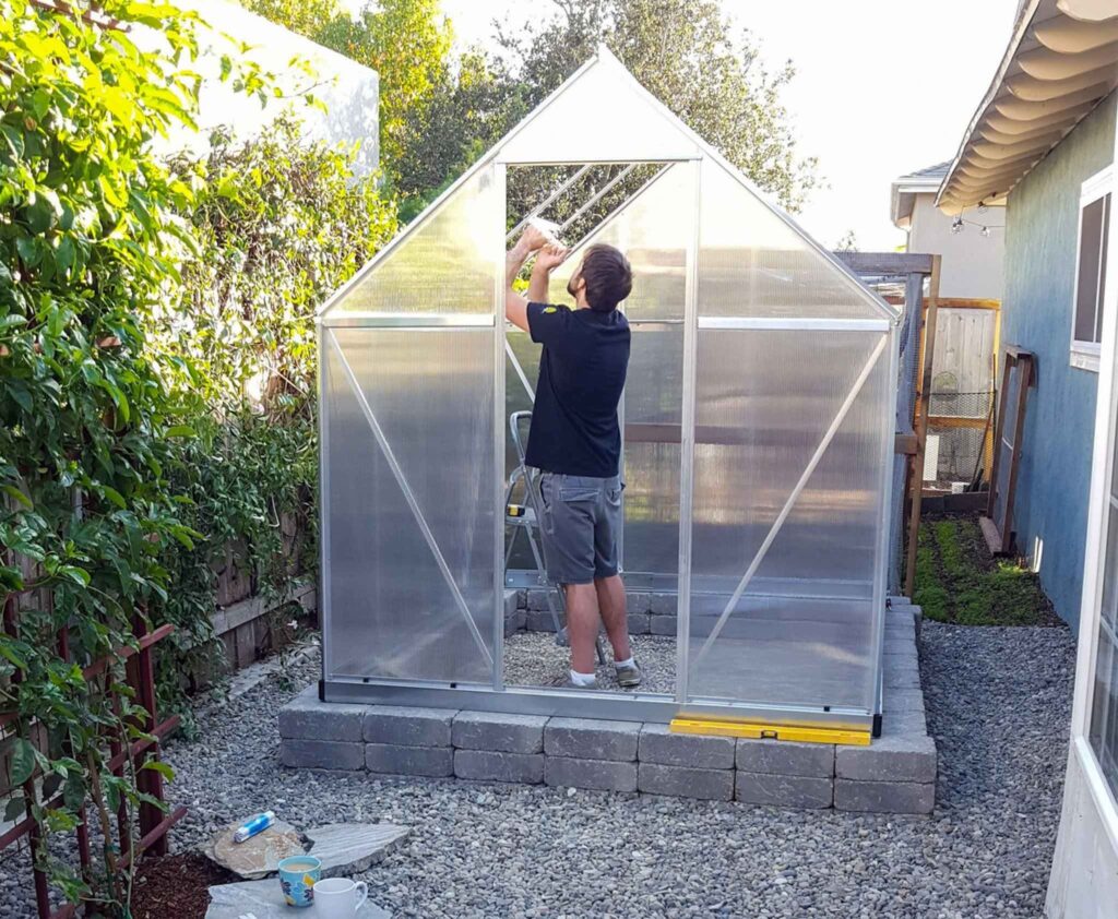 How to Select an Ideal Greenhouse Location