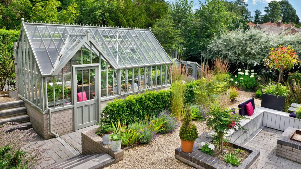 How do different greenhouse structures vary